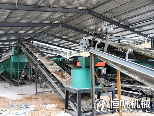 復(fù)工復(fù)產(chǎn),年產(chǎn)十五萬噸雞糞有機(jī)肥生產(chǎn)設(shè)備助力貴州肥料廠區(qū)建設(shè)(圖6) 貴州有機(jī)肥設(shè)備安裝現(xiàn)場(chǎng)