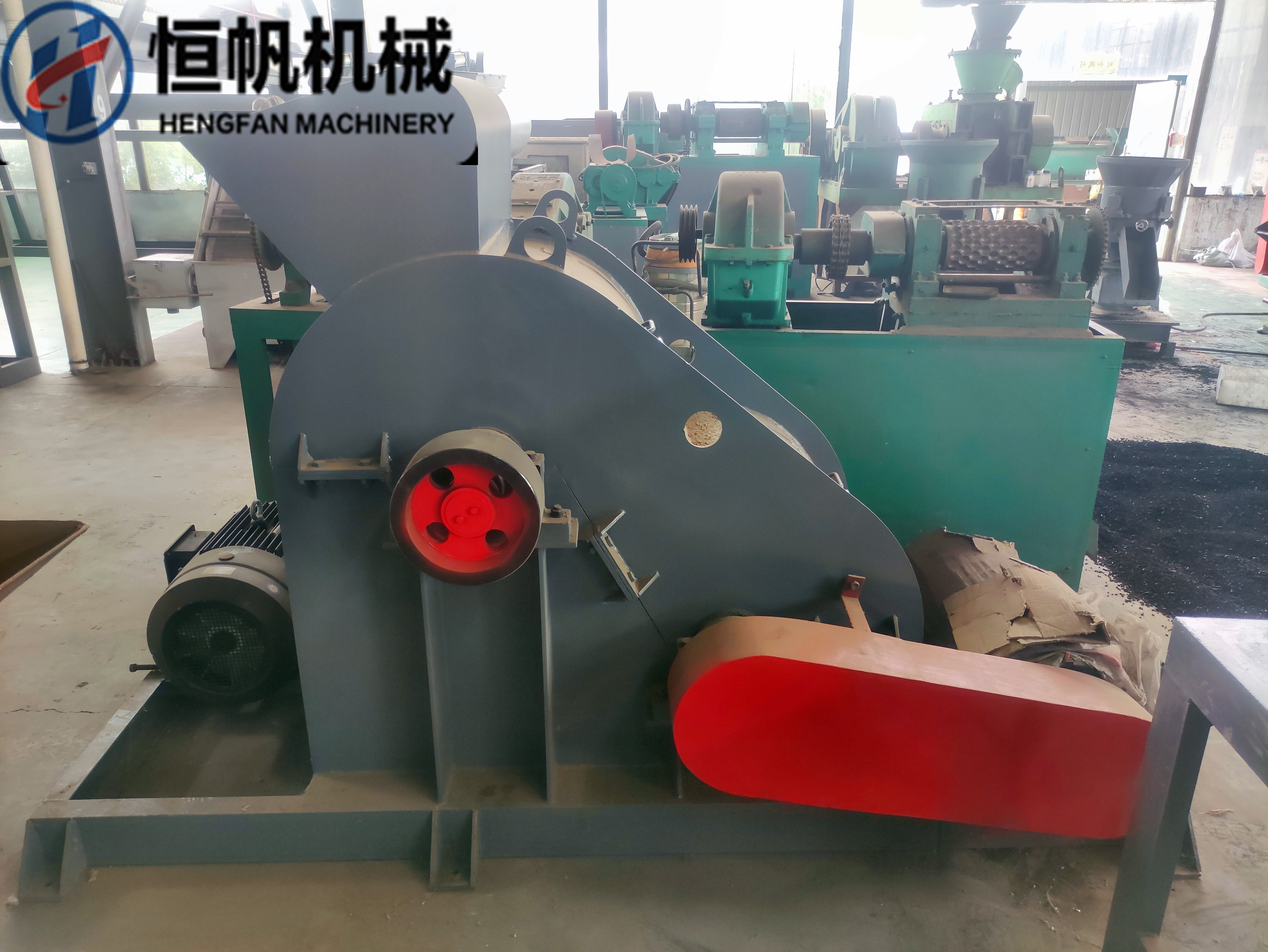 翻堆機與其他類型機如“打翻機”、 “攪拌機”、“螺旋翻攪機”等相比具有顯著特點(圖1)
